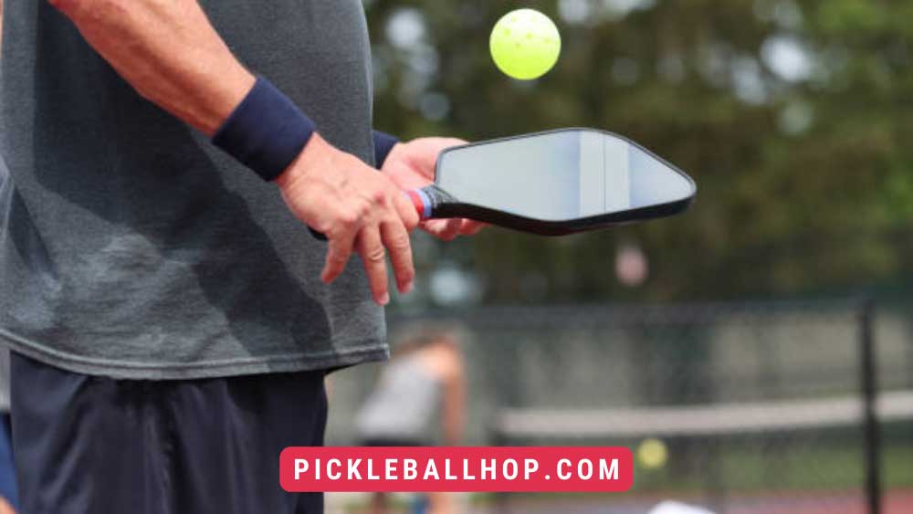 best material for pickleball paddle        
        <figure class=