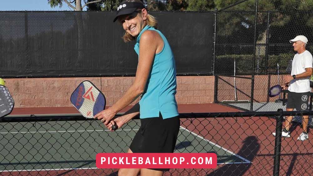 Best Pickleball Paddle For Two Handed Backhand